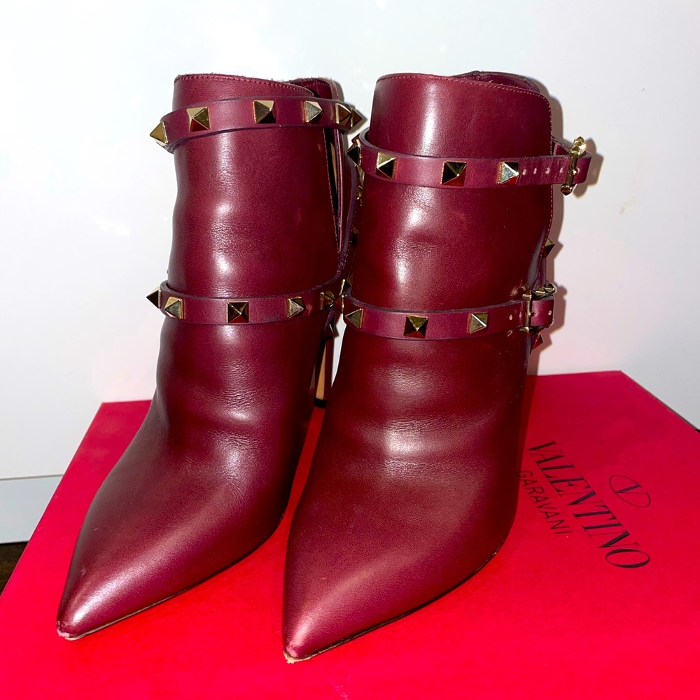 Valentino Garavani rockstud calfskin booties